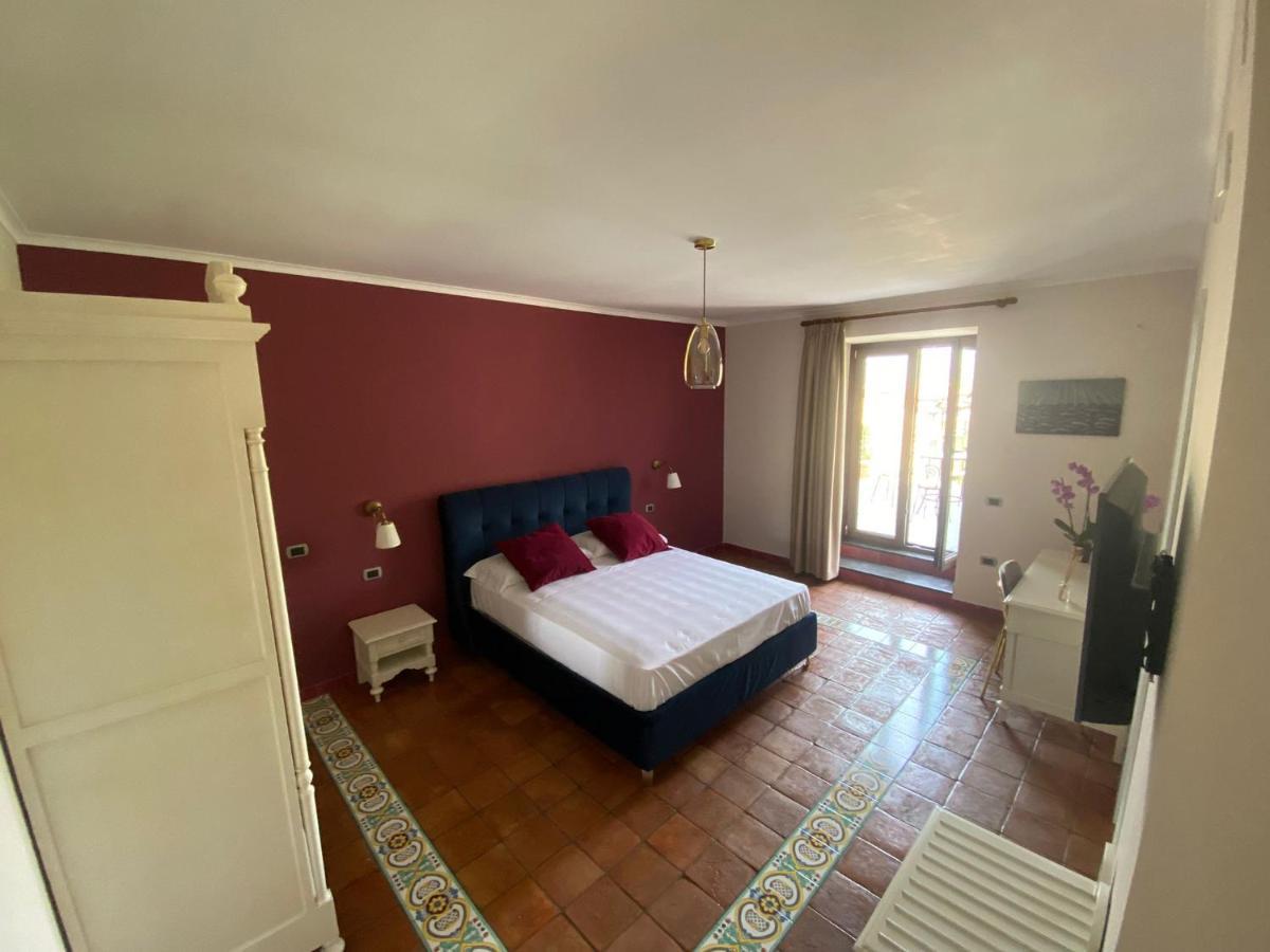 Casa Fifina Rooms サンテジーディオ・デル・モンテ・アルビーノ エクステリア 写真
