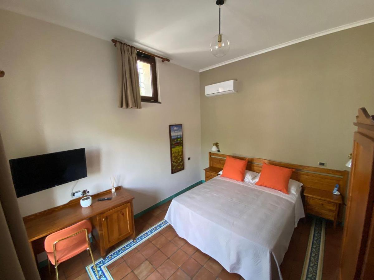 Casa Fifina Rooms サンテジーディオ・デル・モンテ・アルビーノ エクステリア 写真