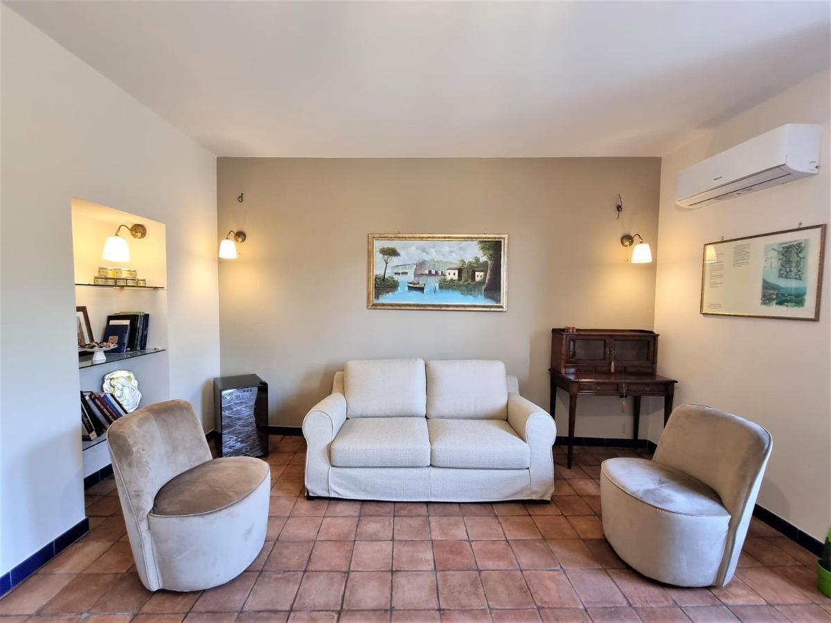Casa Fifina Rooms サンテジーディオ・デル・モンテ・アルビーノ エクステリア 写真