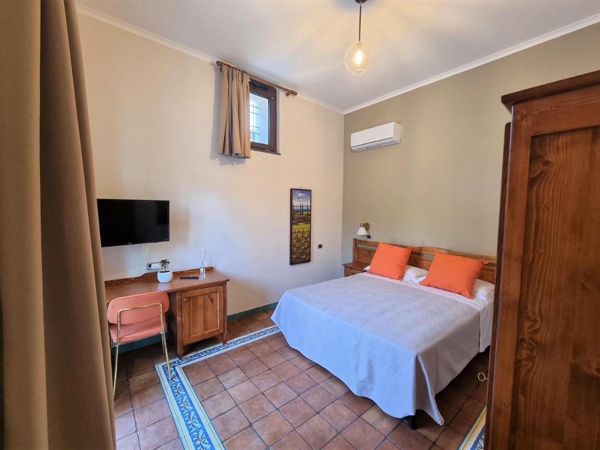 Casa Fifina Rooms サンテジーディオ・デル・モンテ・アルビーノ エクステリア 写真